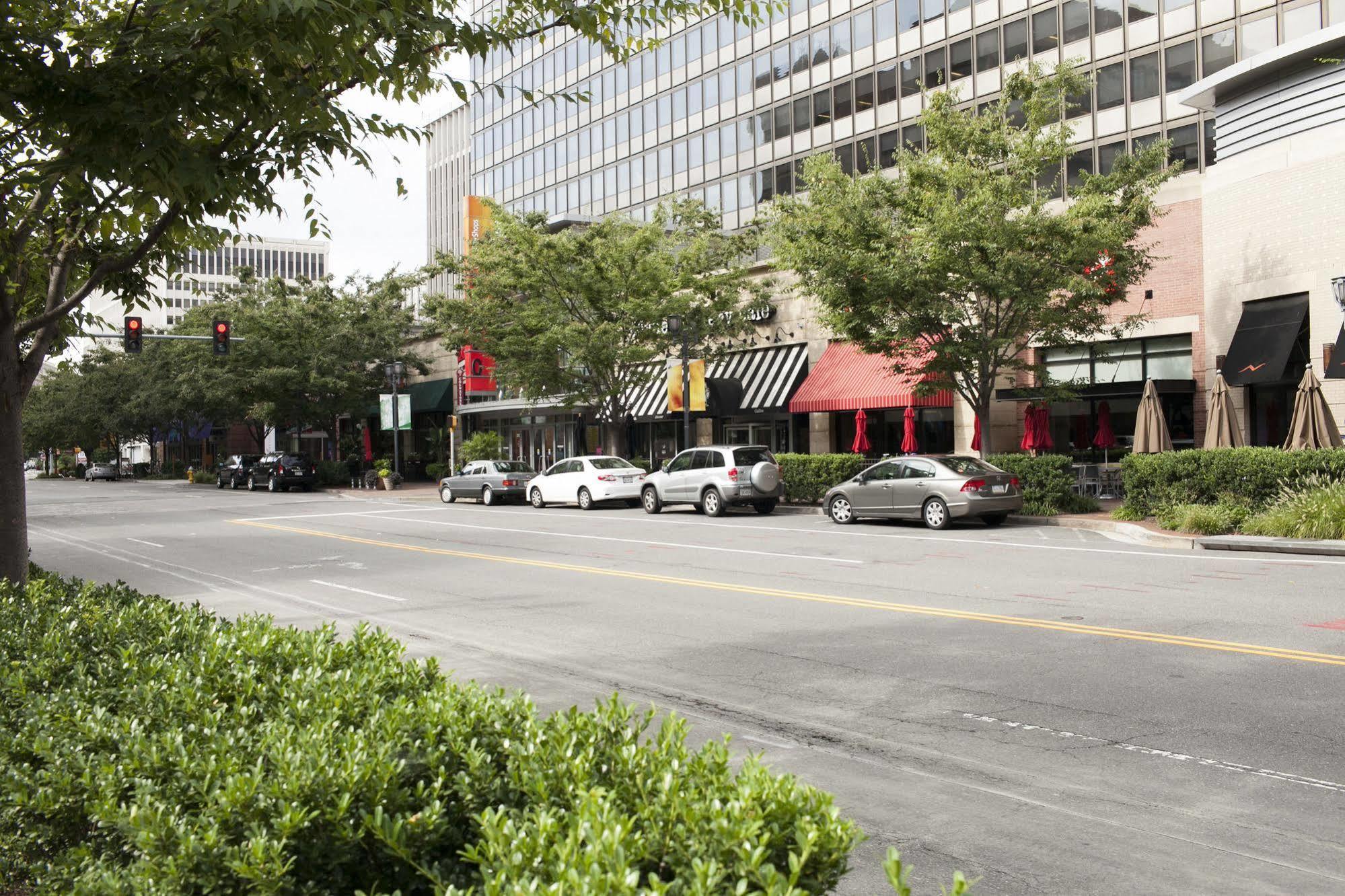 Americana Hotel Arlington Exterior photo